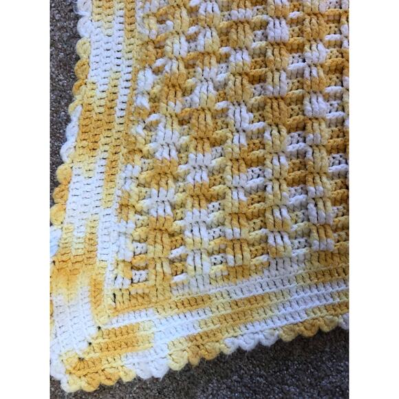 VTG Retro Handmade Afghan Knit Crochet Blanket Throw Baby Yellow White 40.5x45" - Picture 2 of 4